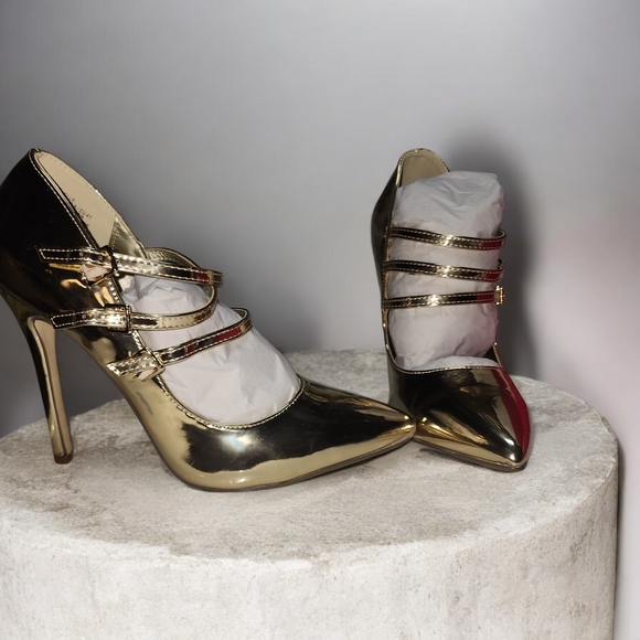 Shoe Dazzle Shiny Gold Heels - Picture 3 of 6